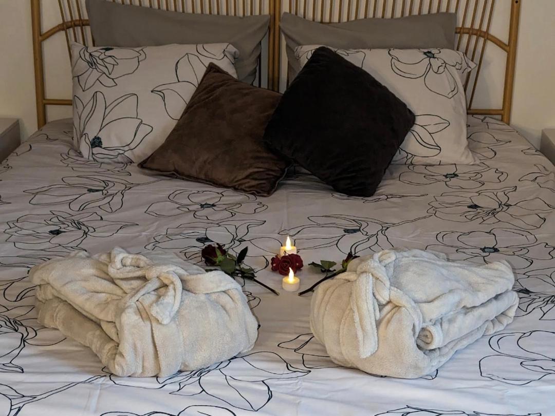 Love Room Avec Spa Nérac Buitenkant foto